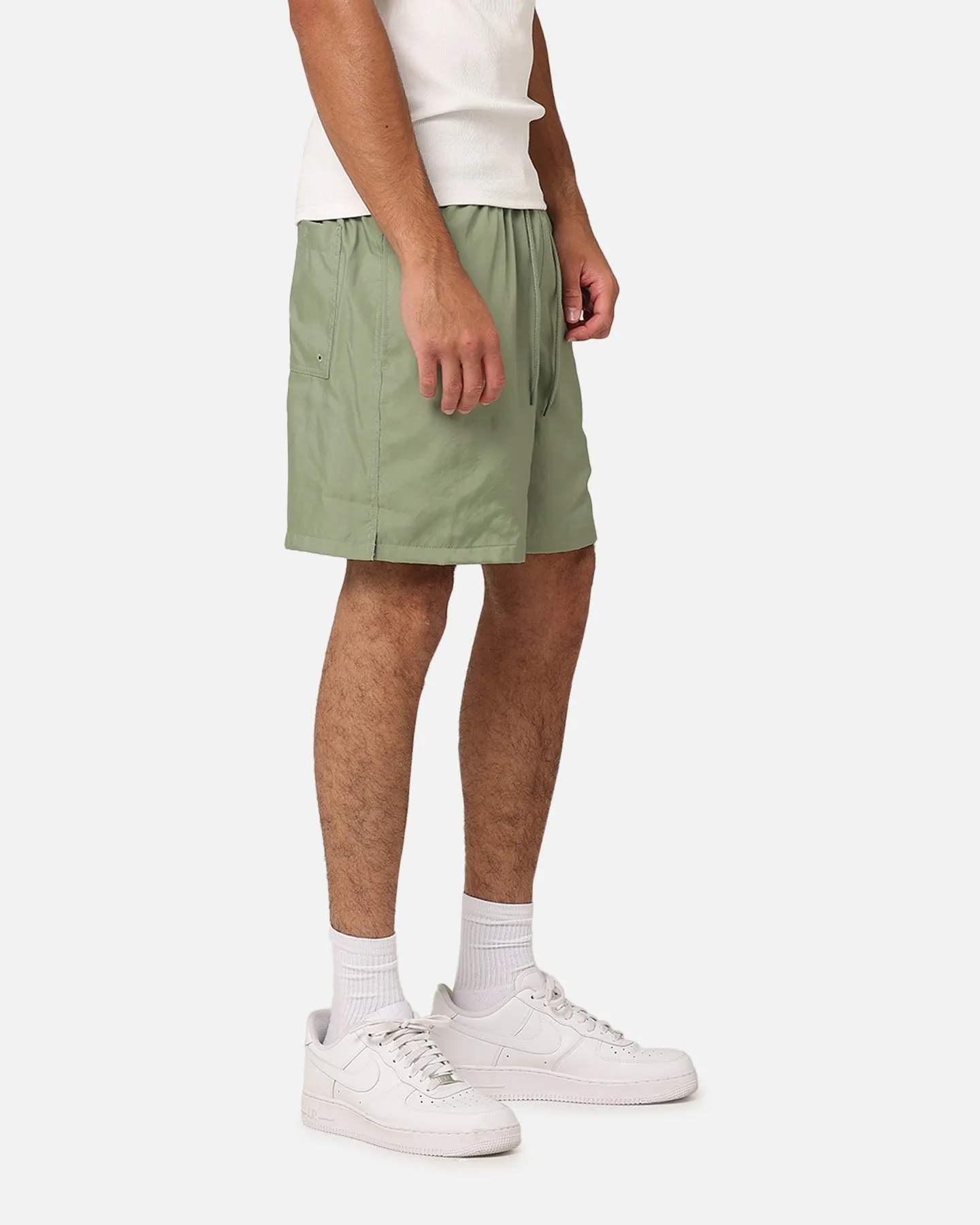 Nike Club Flow Shorts Oil Green/White