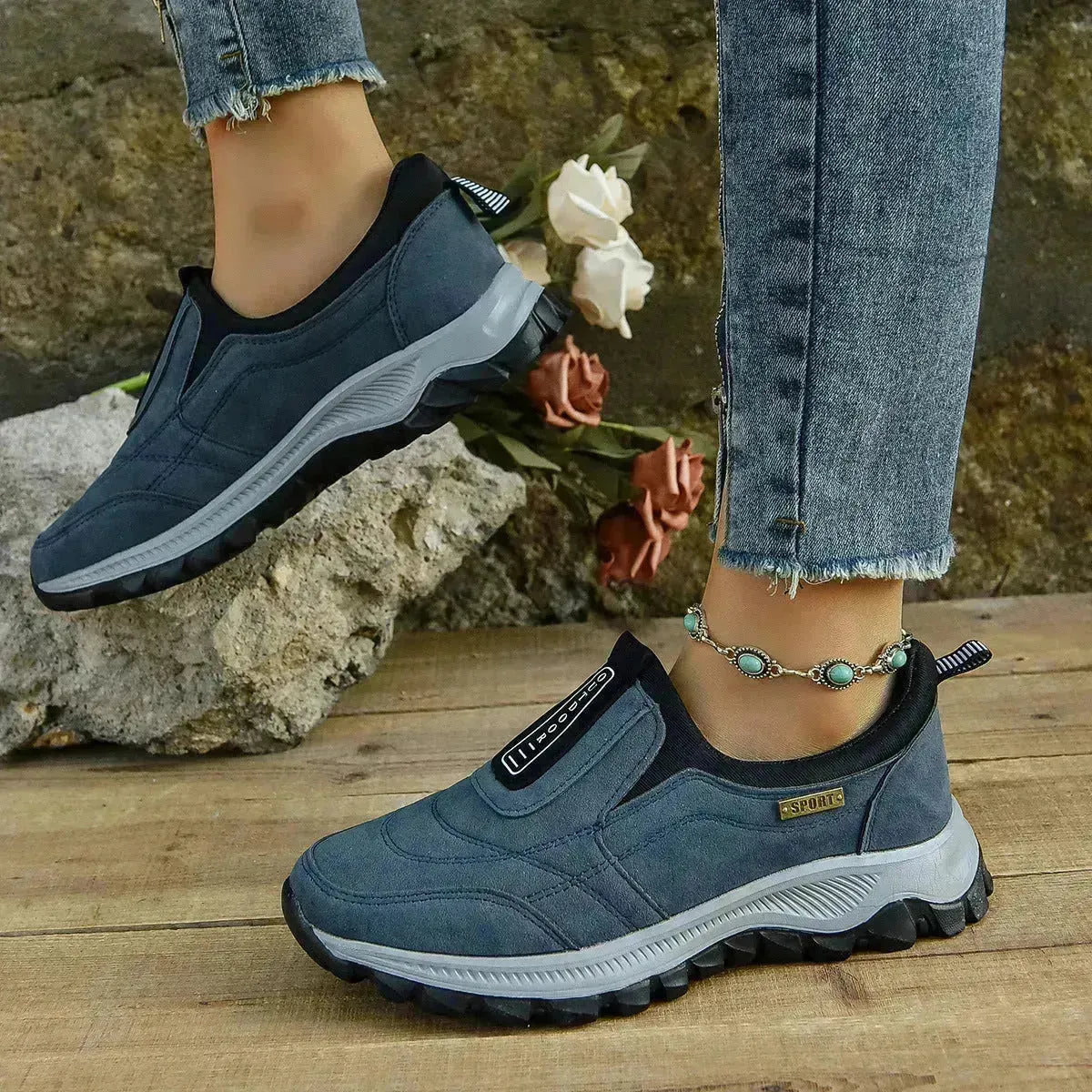 Outdoor Slip-on Sports Shoes Comfortable Walking Running Platform Sneakers for Women